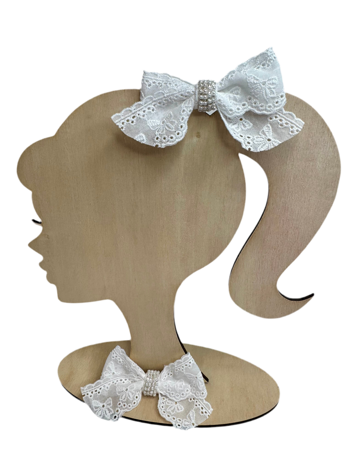 Romantic Lace with pearls by The Bowing Bow