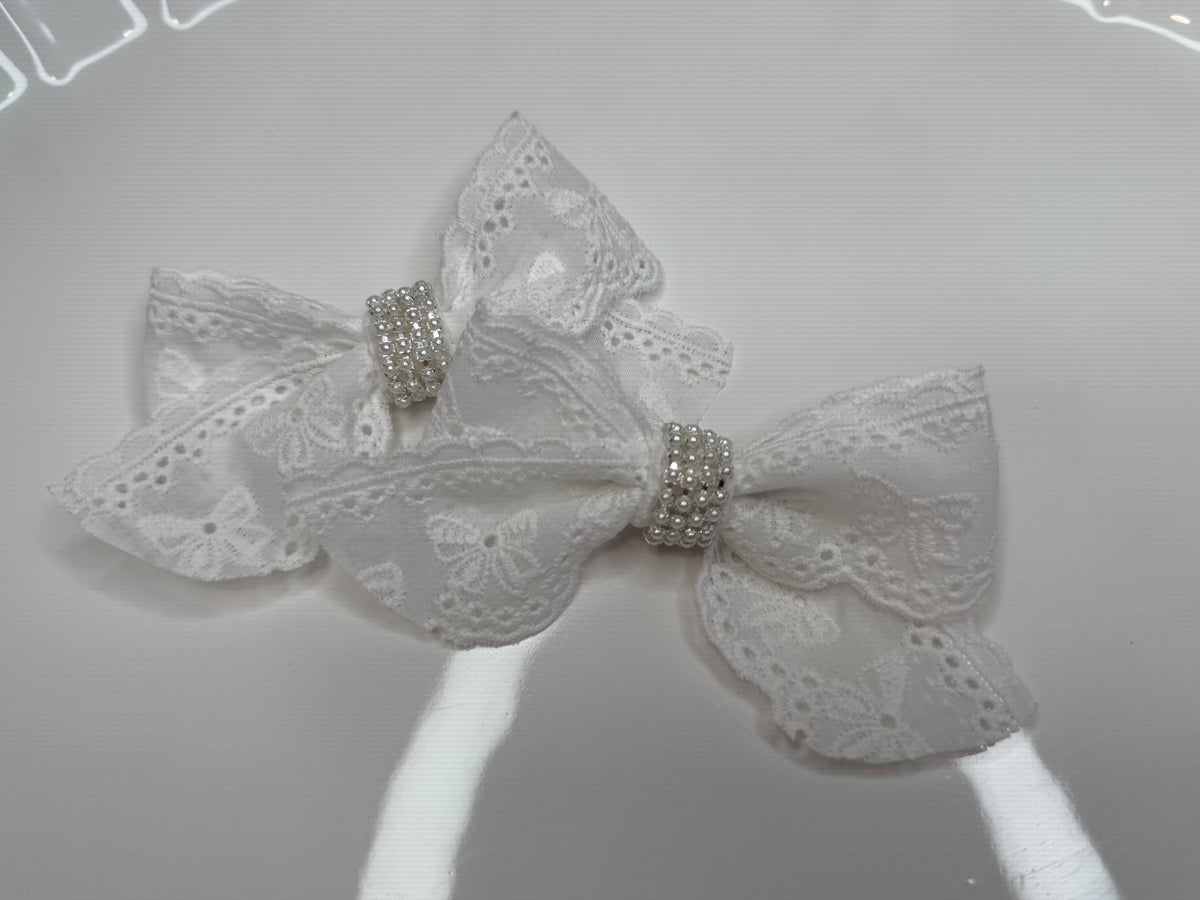 Romantic Lace with pearls by The Bowing Bow, photo 2