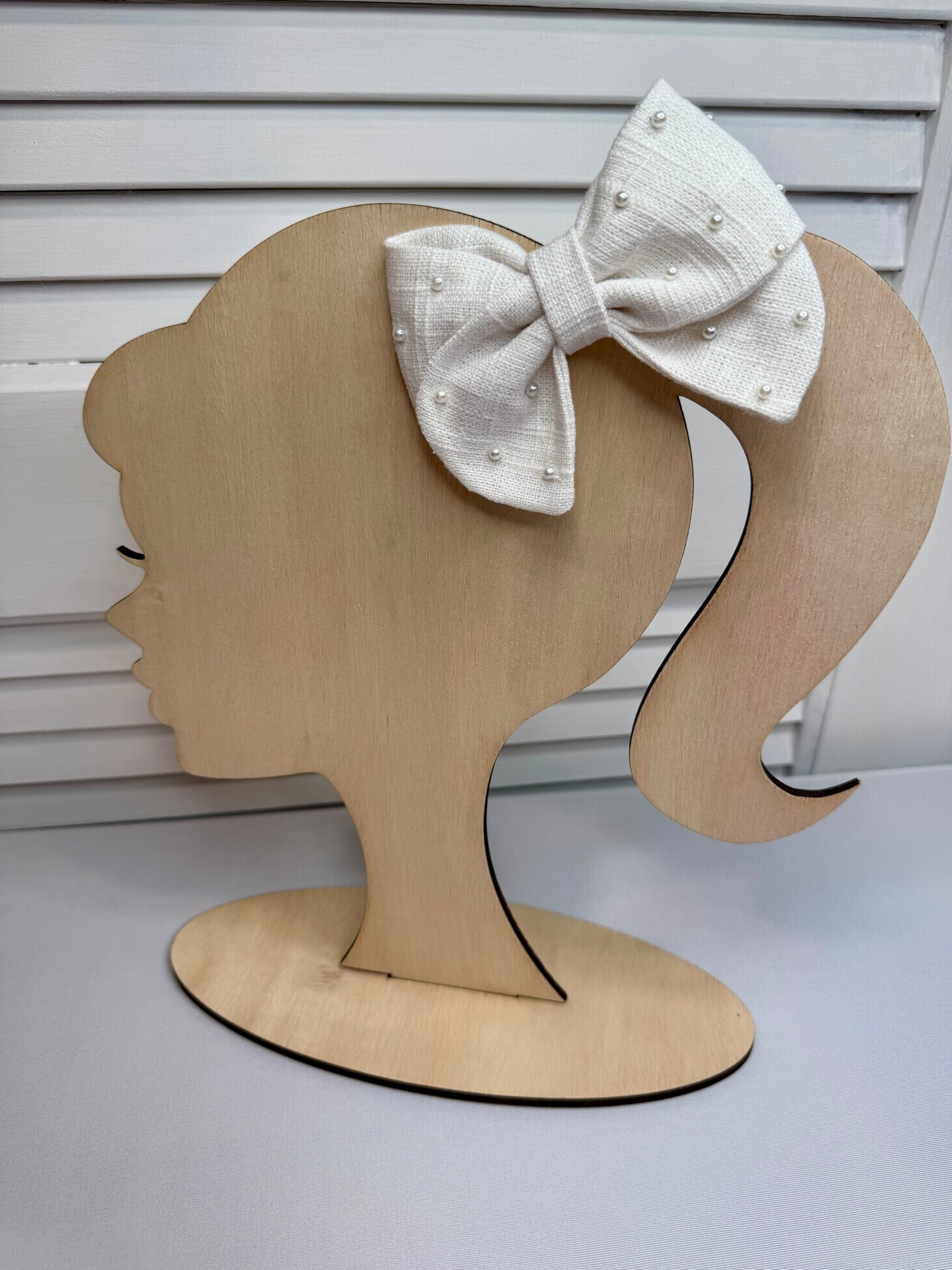 Linen White bow with pearls