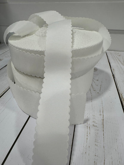Scalloped white wavy edge ribbon