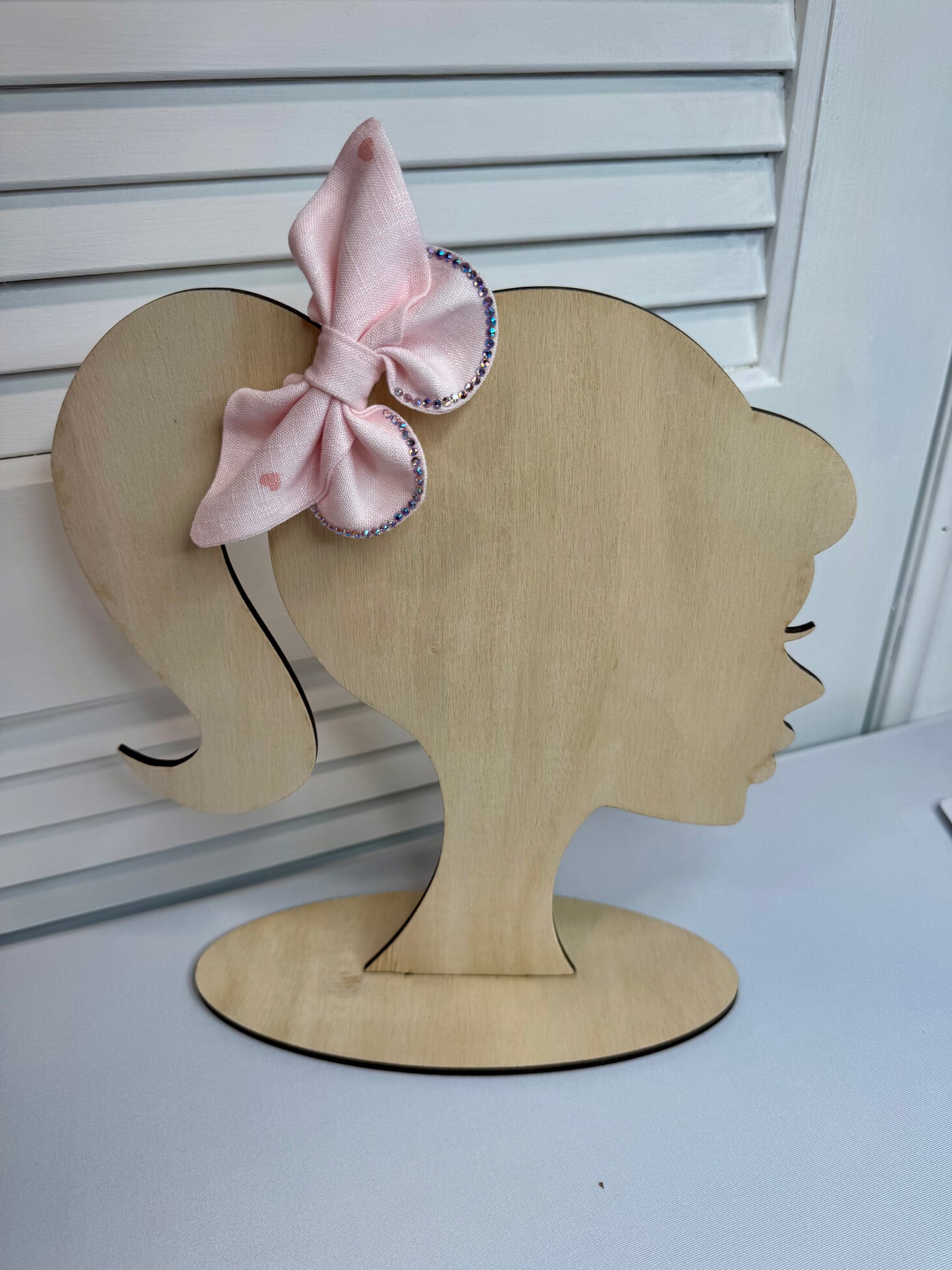 Butterfly style pink hair bow