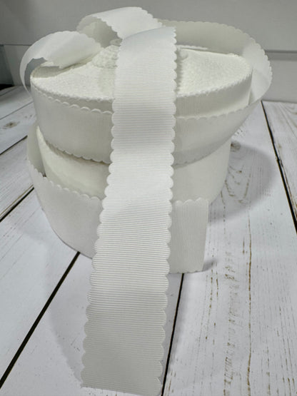 Scalloped white wavy edge ribbon