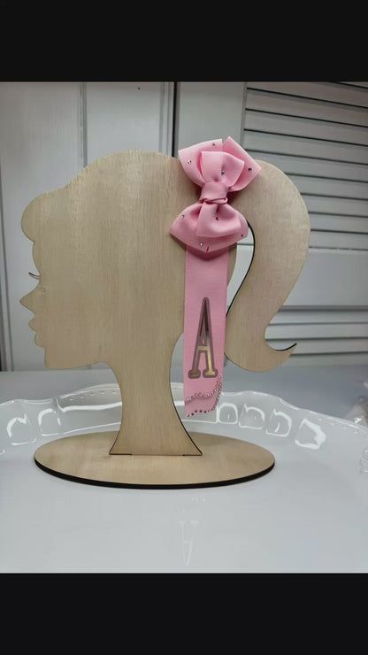 Customized vertical tail hair bow.